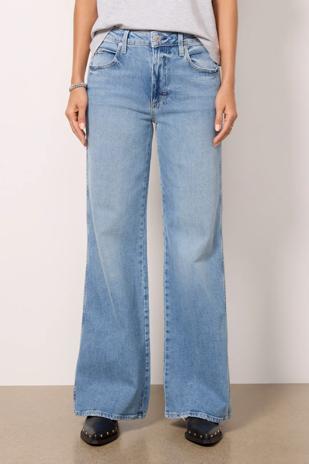 Anita Flare - Image 5