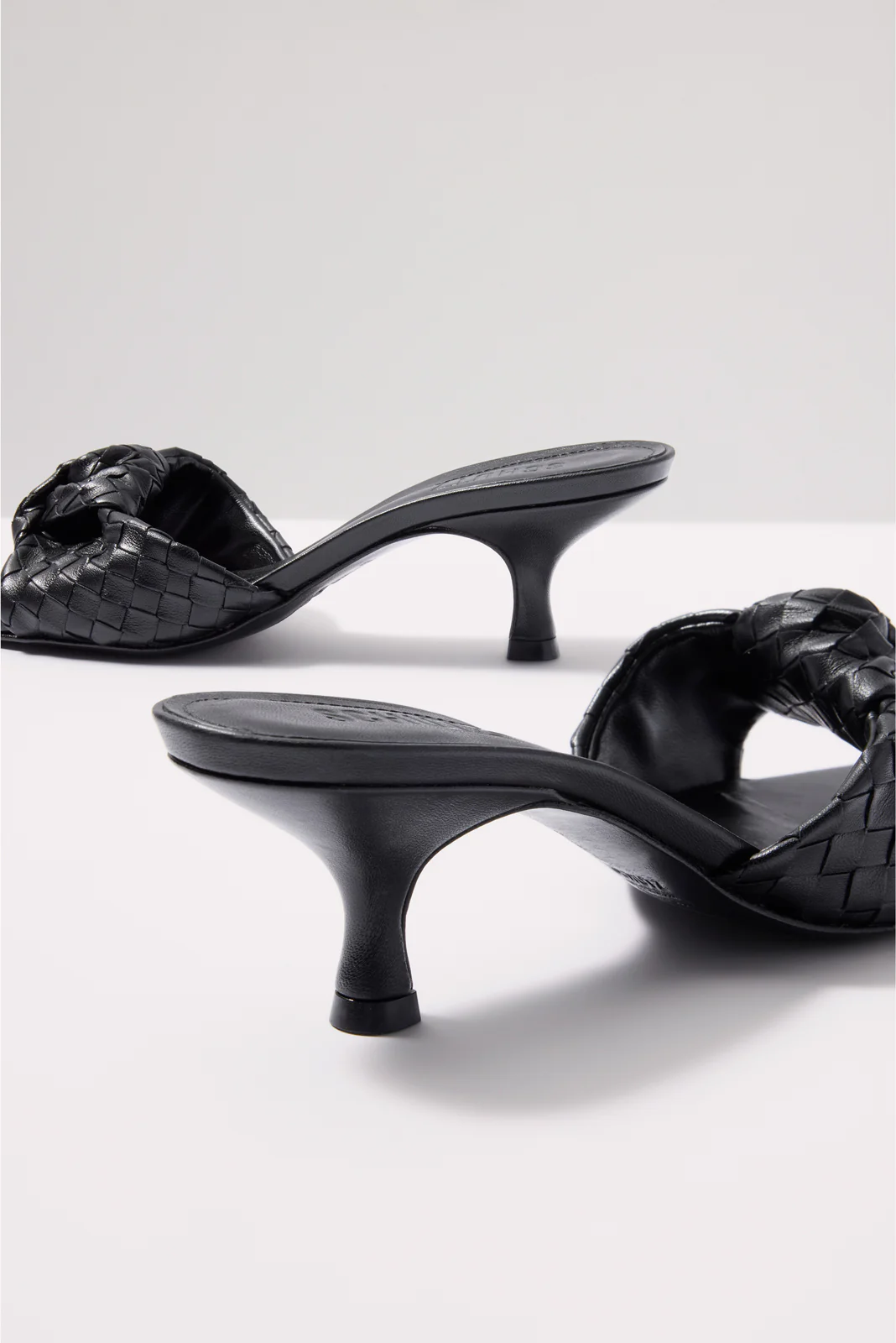 Kareena Knot Mule - Image 3