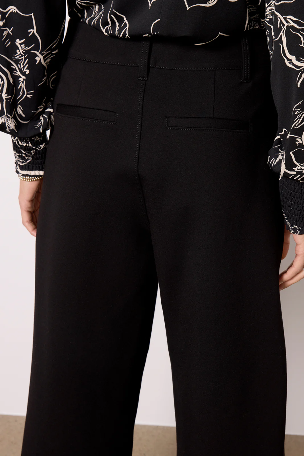 Roderika Pant - Image 4
