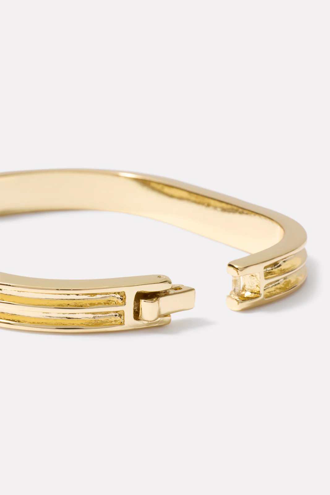 Tribeca Ribbed Bangle - Image 2