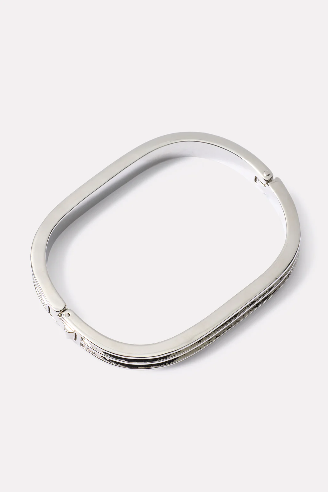 Tribeca Ribbed Bangle - Image 2